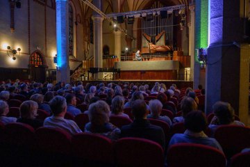 Заслуженный артист России Александр Гиндин. Международный фестиваль «Музыкальная весна», 19 Марта 2024г. — фото 2