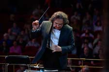 Камерный оркестр и солисты филармонии, дирижёр Фахраддин Керимов, фестиваль 