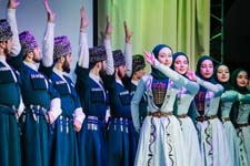 Государственный фольклорный ансамбль песни и танца «Нохчо», фестиваль «Русская музыка на Балтике», г. Гурьевск, 16 Мая 2025г. — фото 4