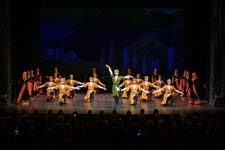 Государственный фольклорный ансамбль песни и танца «Нохчо», фестиваль «Русская музыка на Балтике», Драмтеатр, 14 Мая 2025г. — фото 17