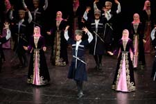 Государственный фольклорный ансамбль песни и танца «Нохчо», фестиваль «Русская музыка на Балтике», Драмтеатр, 14 Мая 2025г. — фото 15