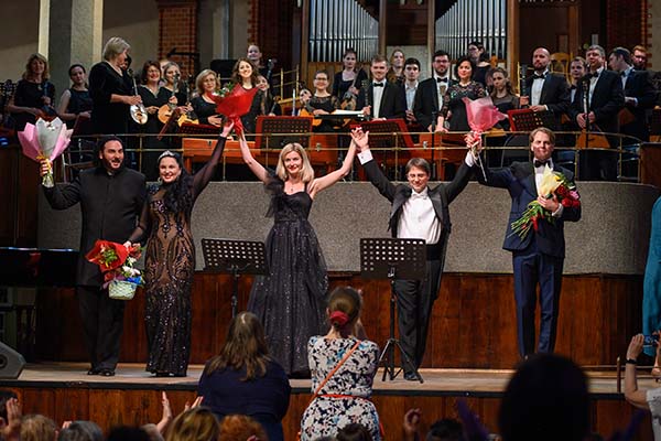 «РУССКАЯ МУЗЫКА НА БАЛТИКЕ» завершилась: народная классика в День России