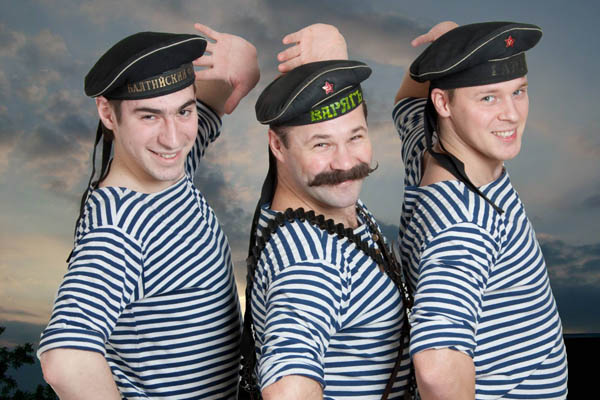МУЗЫКА-ОНЛАЙН: «РАСКИНУЛОСЬ МОРЕ ШИРОКО»