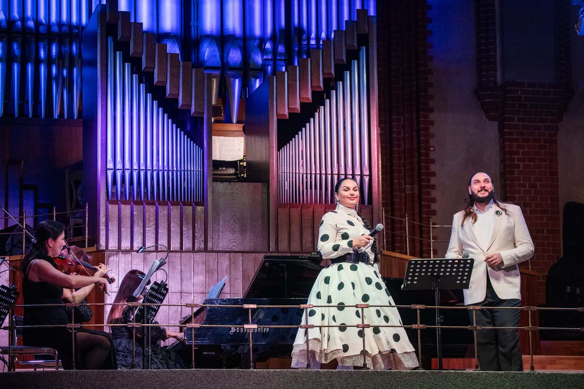 "Новый год в хорошей компании", "Молодёжная академия искусств", 18 Декабря 2025г.