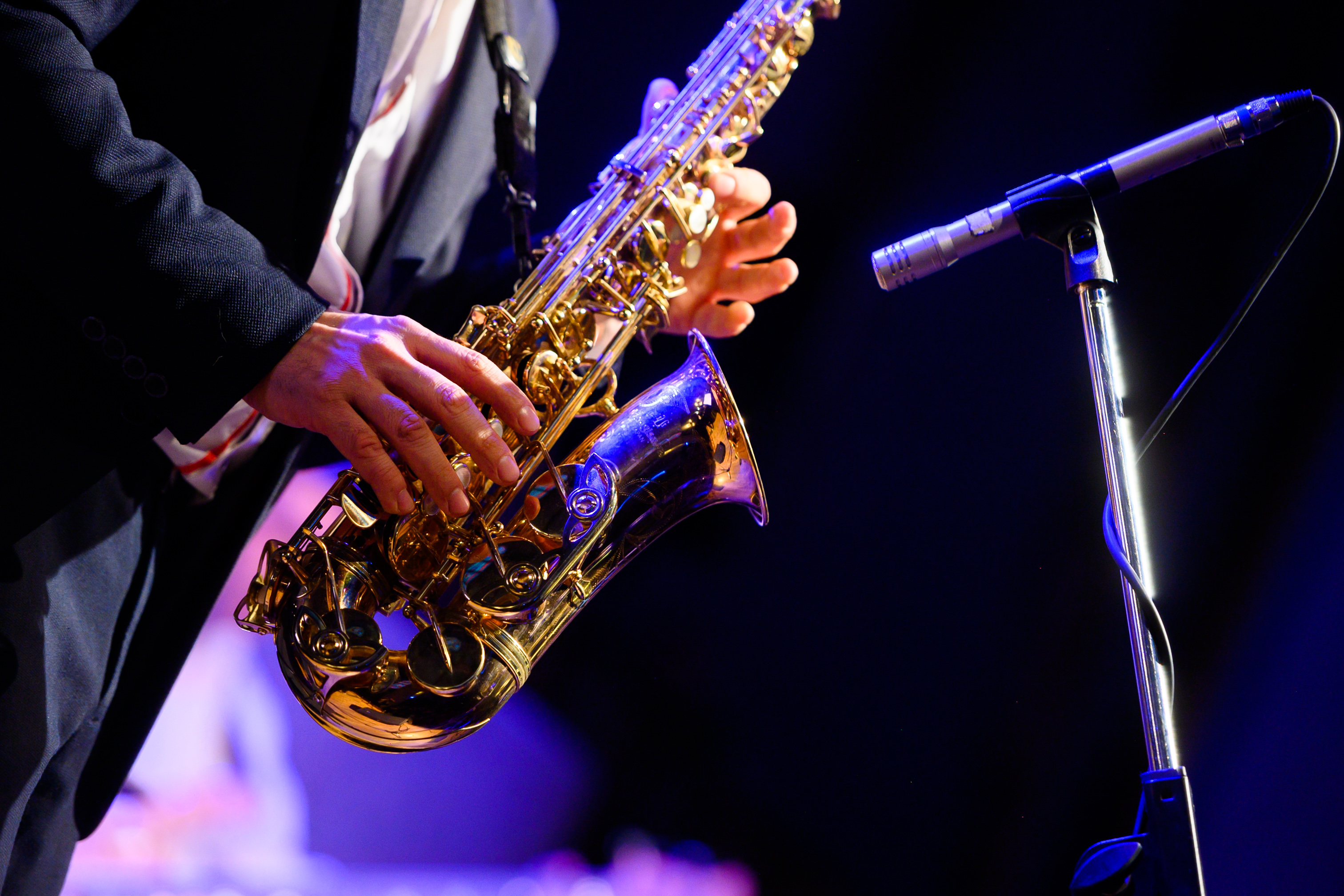 Под волшебный саксофон