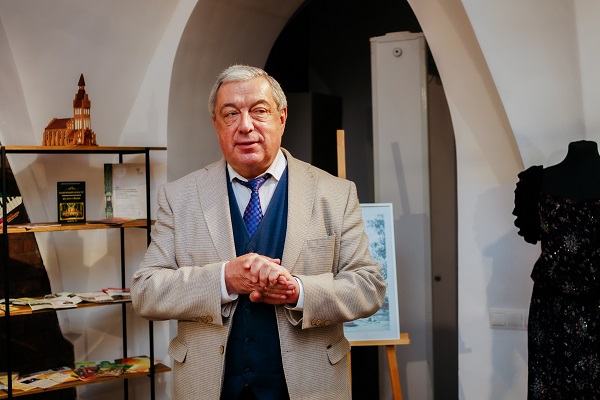 «Юбилейная выставка открыта»