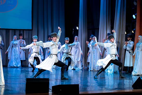 Кладезь национального искусства в честь Дня России