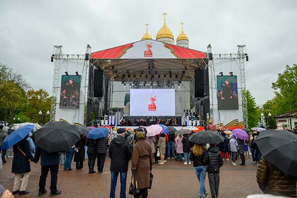 Музыканты филармонии 9 мая выступили на главной сцене