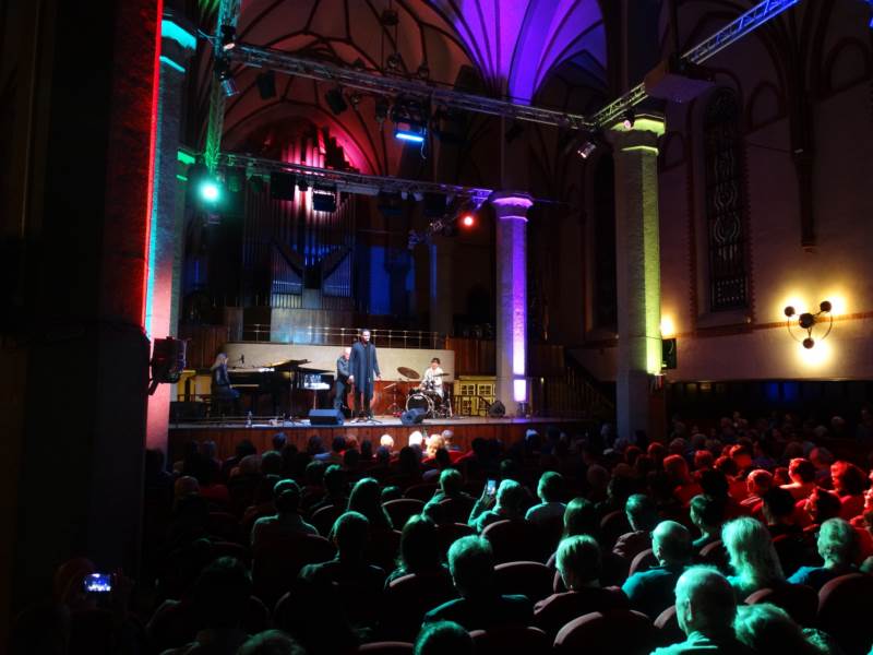 «Джаз в филармонии»: Эллиотт Маннерлин (вокал, США) и трио Олега Бутмана, 18 Ноября 2018г.