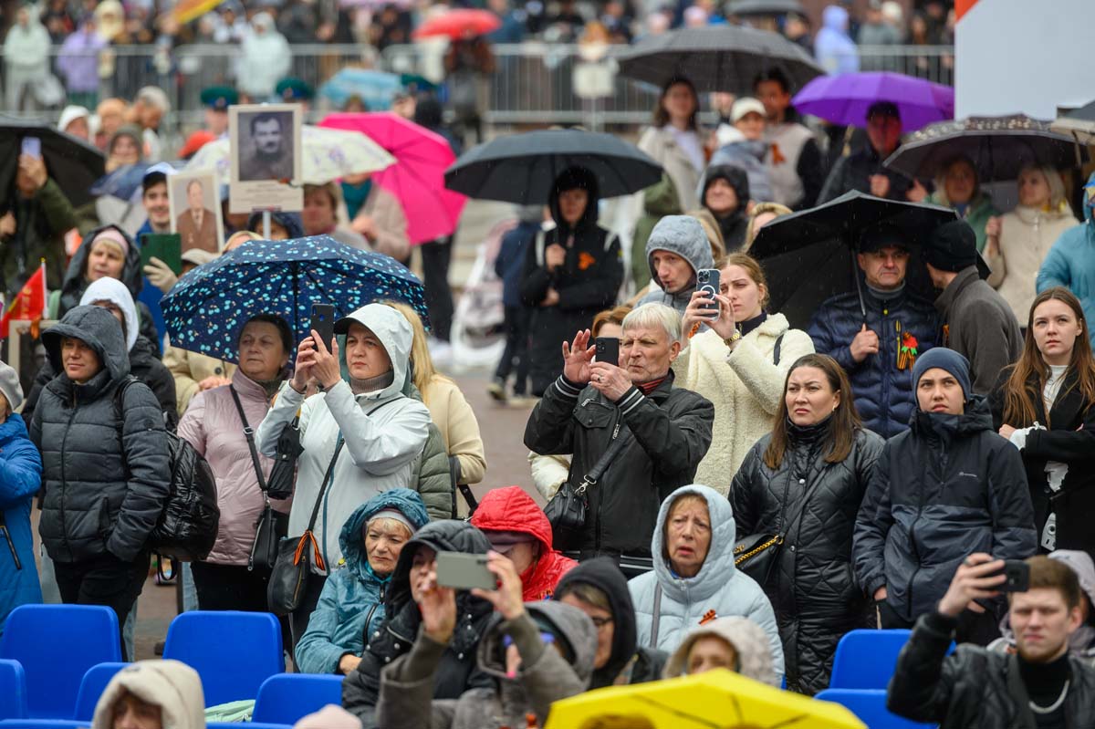 Концерт Симфонического оркестра Калининградской филармонии и солистов Мариинского театра, дирижёр Ю.Демидович, пл.Победы, 9 Мая 2025г.