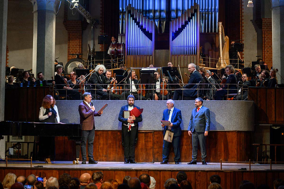 Государственный академический симфонический оркестр России им.Е.Ф. Светланова, дирижёр Д.Юровский, солист П.Милюков, 13 Апреля 2025г. — фото 19