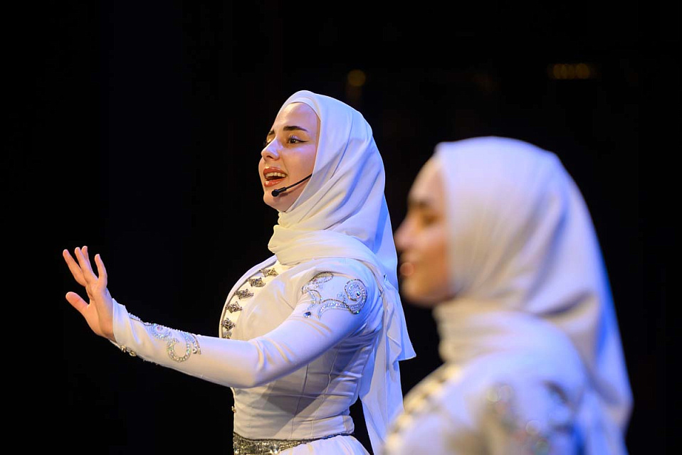 Государственный фольклорный ансамбль песни и танца «Нохчо», фестиваль «Русская музыка на Балтике», Драмтеатр, 14 Мая 2025г. — фото 9