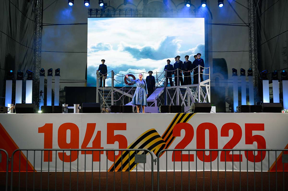 Музыкальное героическое повествование «Раскинулось море широко», пл.Победы, 9 Мая 2025г. — фото 25