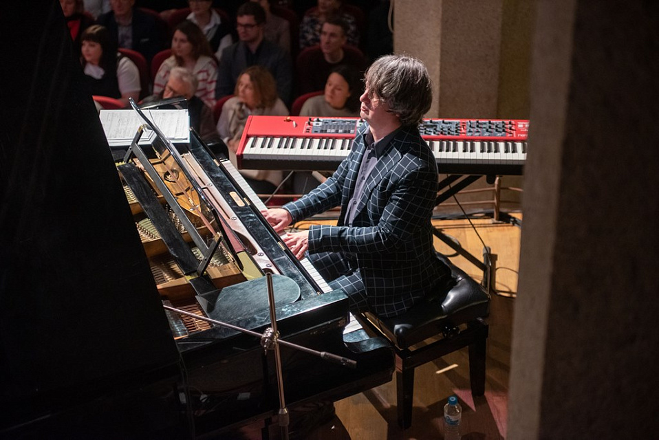 XIX МЕЖДУНАРОДНЫЙ ФЕСТИВАЛЬ "ДЖАЗ В ФИЛАРМОНИИ". ОКСАНА ВОЙТЕНКО И OXYJAZZ, 18 Ноября 2022г. — фото 8