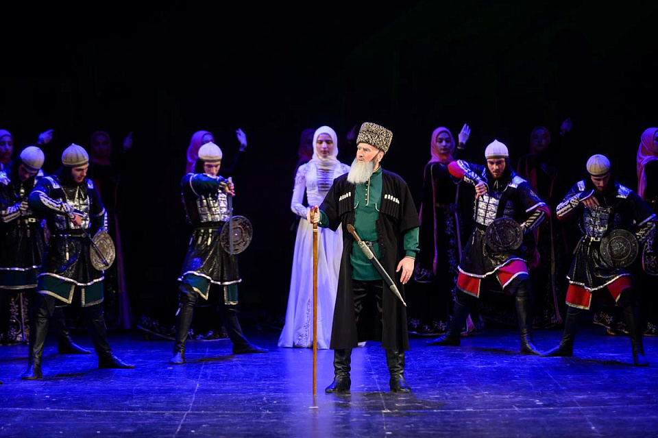 Государственный фольклорный ансамбль песни и танца «Нохчо», фестиваль «Русская музыка на Балтике», Драмтеатр, 14 Мая 2025г. — фото 21