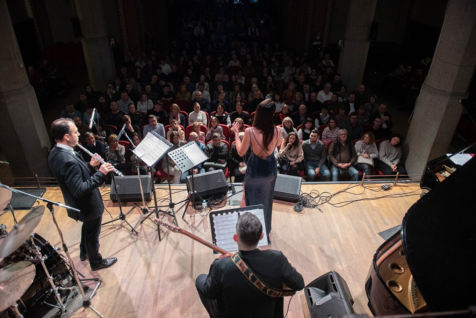 XIX МЕЖДУНАРОДНЫЙ ФЕСТИВАЛЬ "ДЖАЗ В ФИЛАРМОНИИ". ОКСАНА ВОЙТЕНКО И OXYJAZZ, 18 Ноября 2022г. — фото 7